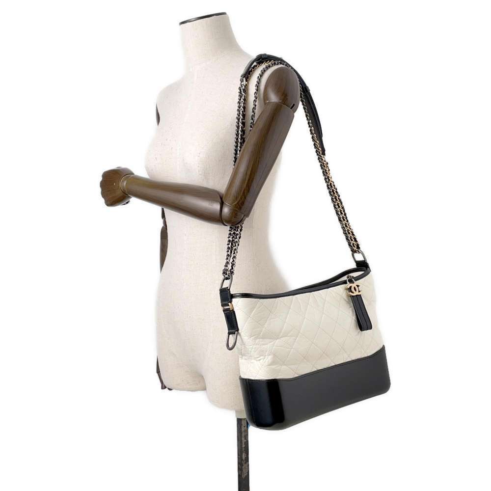 Chanel Chain Shoulder Bag Gabriel de Hobo Large Calf Leather White Black - Picture 5 of 16